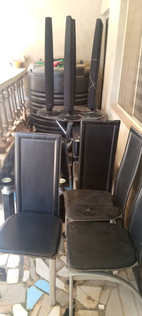 Transferhub21's tweet photo. Set of glass dinning table,glass centre table,glass shelf,and set of home theatre available for sale at affordable prices
DM if interested
@AkureHowFar 
@AyodeleOsma 
@officialnath_ 
@9ja_insider 
@Ifeoludavies 
@nyfehmy 
@TheBabaTee 
@thisissegun 
@adexogbon 
@mclayor 
@duobirth https://t.co/CJdszcnkgU