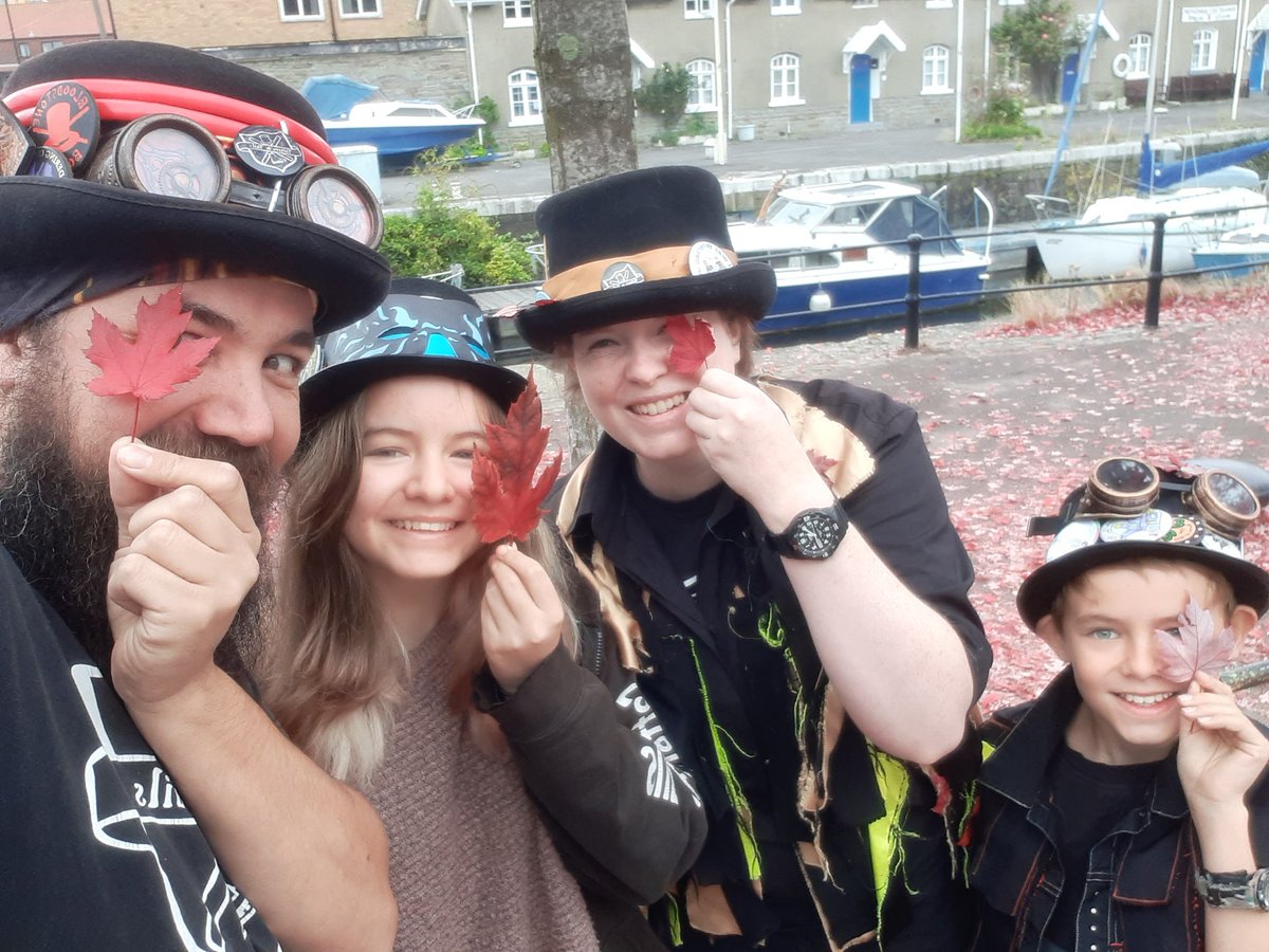 TattersAndTails's tweet photo. We are here outsode Nova scotia in Bristol. Getting ourselves ready to dance https://t.co/tWZhlhivzv