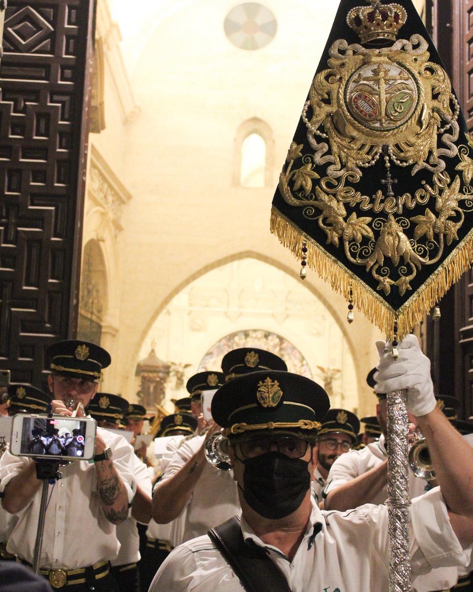 am_lasentencia's tweet photo. Desde estas líneas queremos agradecer a la Hermandad de @LaPazdeFatima la confianza depositada en nuestra Agrupación para ser los sones de Nuestra Señora de Fátima en el día de ayer. 

Después de un año y siete meses, volvió la música que nos une 💚

🎺🥁🎼 #LaSentencia https://t.co/jjh2cc2665