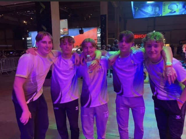 NFE_Chimpanzen's tweet image. pre grand finals