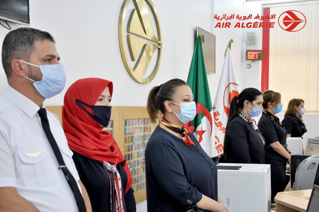 medias_air's tweet photo. #الجوية_الجزائرية 🇩🇿
الوقوف دقيقة صمت، ترحّمًا على أرواح شهداء مجازر 17 أكتوبر 1961، بباريس.
المجد والخلود لشهدائنا  الأبرار https://t.co/lhxyKCAuQf