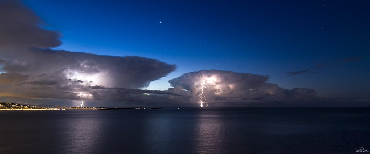 Dr. Serge Zaka (Dr. Zarge) (@sergezaka) on Twitter photo Ce fameux orage de la Baie de Cannes m'a offert de nombreux autres clichés tout aussi exceptionnels avec un timelapse en commentaire 👇
Toutes ces photos sont sur mon site : serge-zaka.com disponibles à l'impression !
#WPOTY #WPOTY21 <a href="/accuweather/">AccuWeather</a> <a href="/RMetS/">Royal Meteorological Society</a> <a href="/villecannes/">Cannes</a> Ce fameux orage de la Baie de Cannes m'a offert de nombreux autres clichés tout aussi exceptionnels avec un timelapse en commentaire 👇
Toutes ces photos sont sur mon site : serge-zaka.com disponibles à l'impression !
#WPOTY #WPOTY21 <a href="/accuweather/">AccuWeather</a> <a href="/RMetS/">Royal Meteorological Society</a> <a href="/villecannes/">Cannes</a>