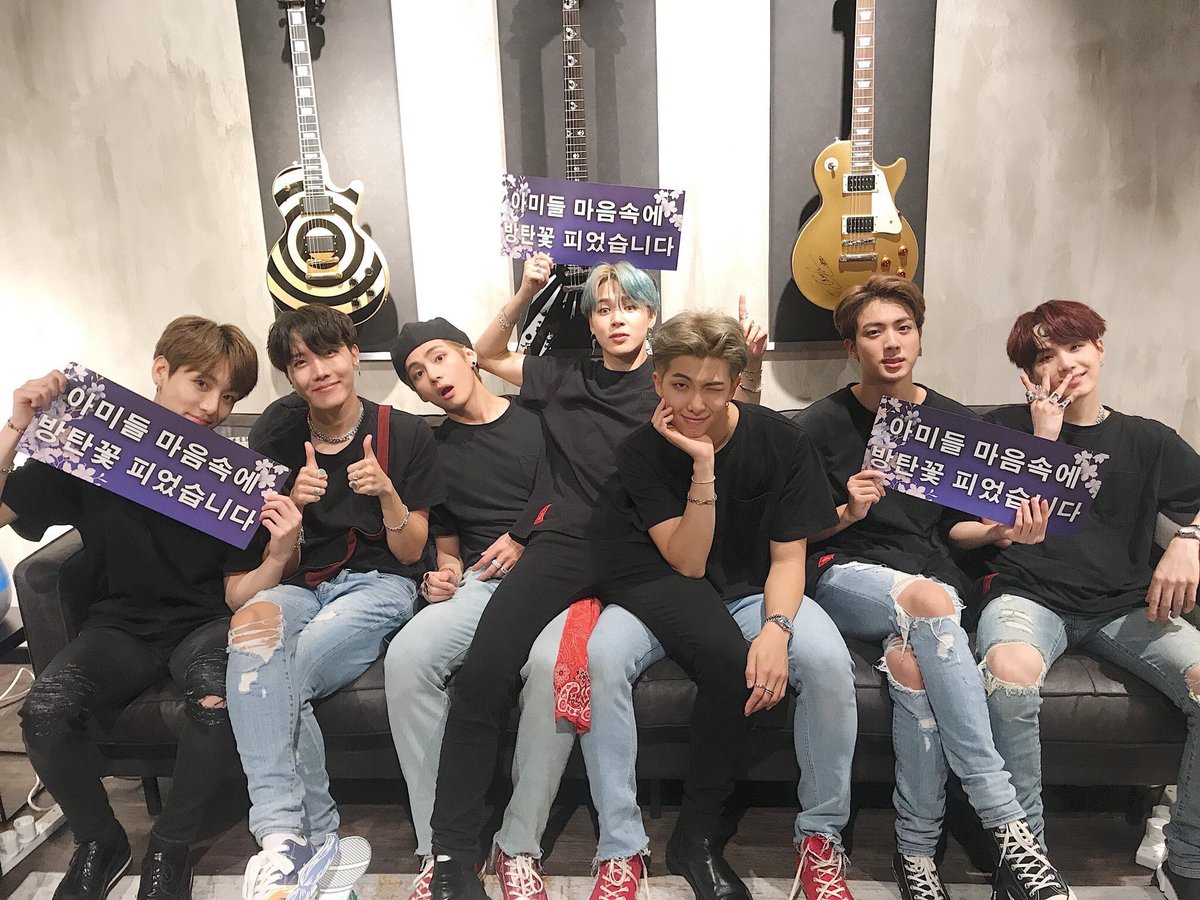 mlle_marr's tweet photo. oh my god. i totally forgot until i looked at the date today. 17.10. it’s the 3 year bts concert in berlin anniversary
#HappyAnniversary #BTSinBerlin https://t.co/SVMDUPeYSv