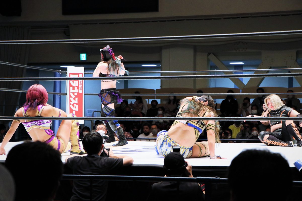 1222Dragonmoon's tweet photo. 10.17 #STARDOM #GoSTL💍
キッズレスラー出身の #スターダム 生え抜き若手4選手(平均年齢20歳以下!)が互いにライバル意識剥き出しで激しく火花を散らしたセミは、団体の明るい未来を確信させる希望に満ちた20分時間切れの死闘。特に長年のファンは感慨もひとしおだろう🌟
#SLK #琉悪夏 #渡辺桃 #AZM https://t.co/c0Rw5T8enl