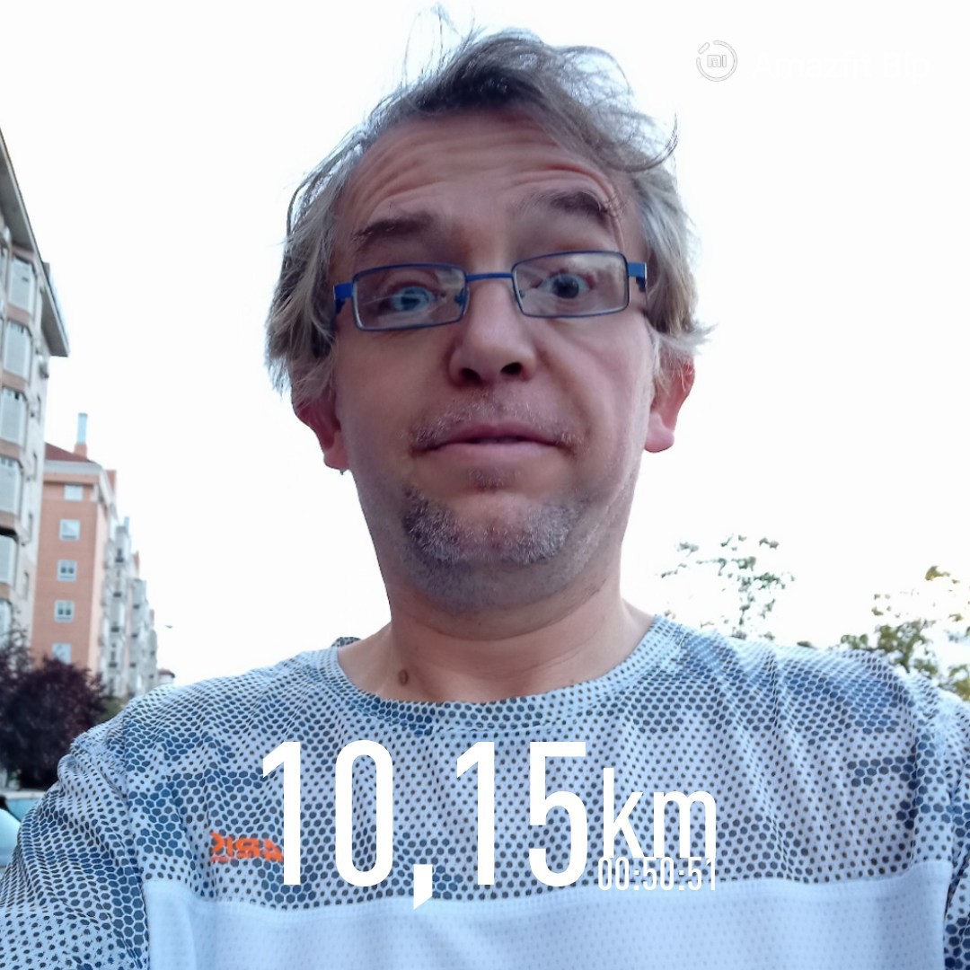 Esta era mi cara tras dormir seis horas tras una dura jornada de trabajo,melena al viento viendo lo que me esperaba en la <a href="/CButarque/">Carrera_butarque</a> de @UnionCarrBarrio . Al final hemos disfrutado y sufrido , carrera exigente y divertida. Gracias a <a href="/clinicEspinillo/">Clínica El Espinillo</a> por la oportunidad. #7dto42k