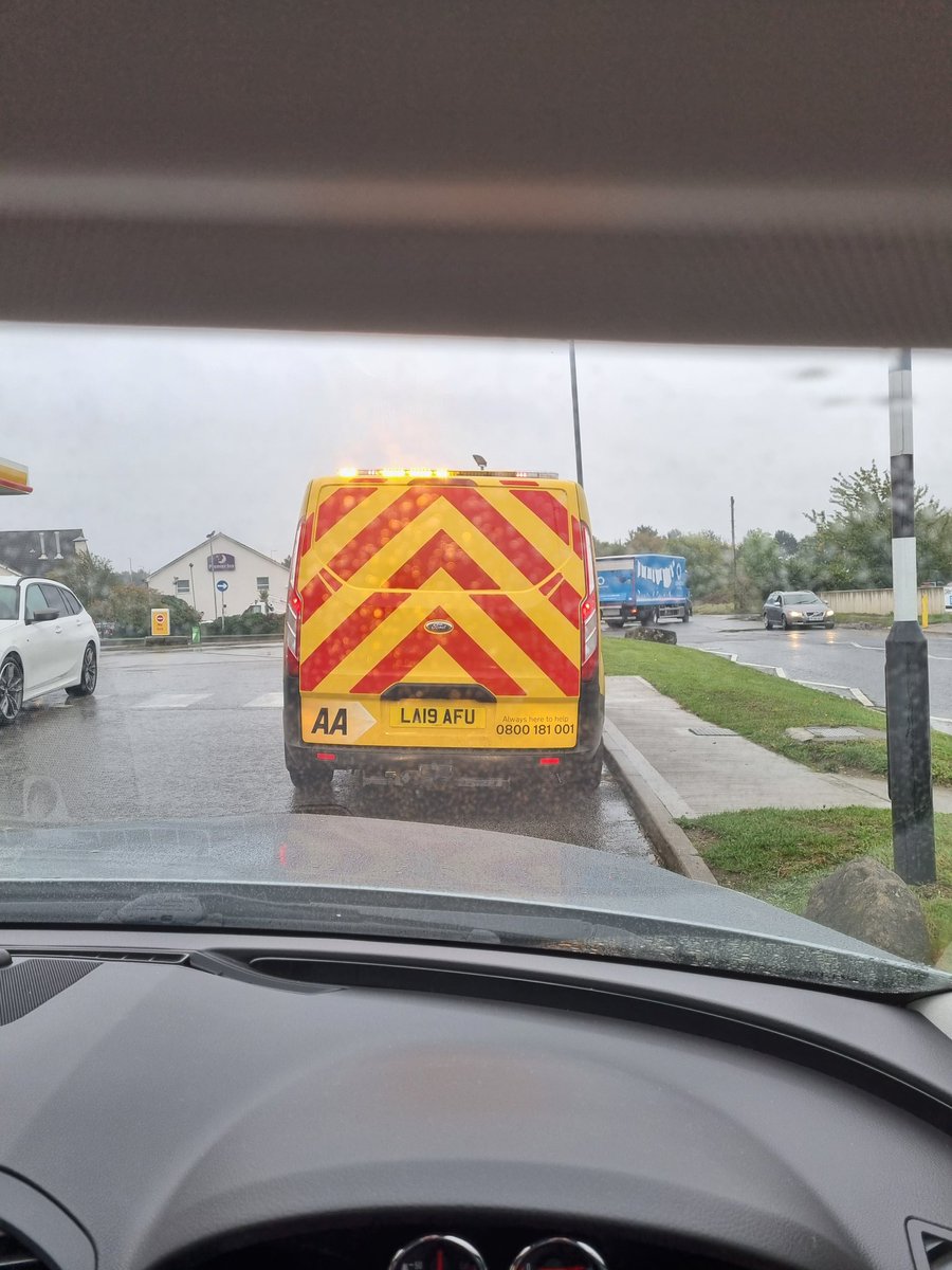 G13NN_'s tweet photo. @TheAA_UK very quick and helpful response think it was mike that came and helped top bloke very polite https://t.co/zrhuO6hP1q