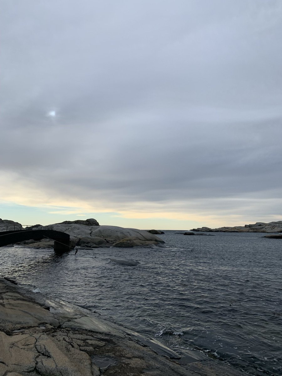 softparisian's tweet photo. road trip to the sea https://t.co/FxsmKNP82Y