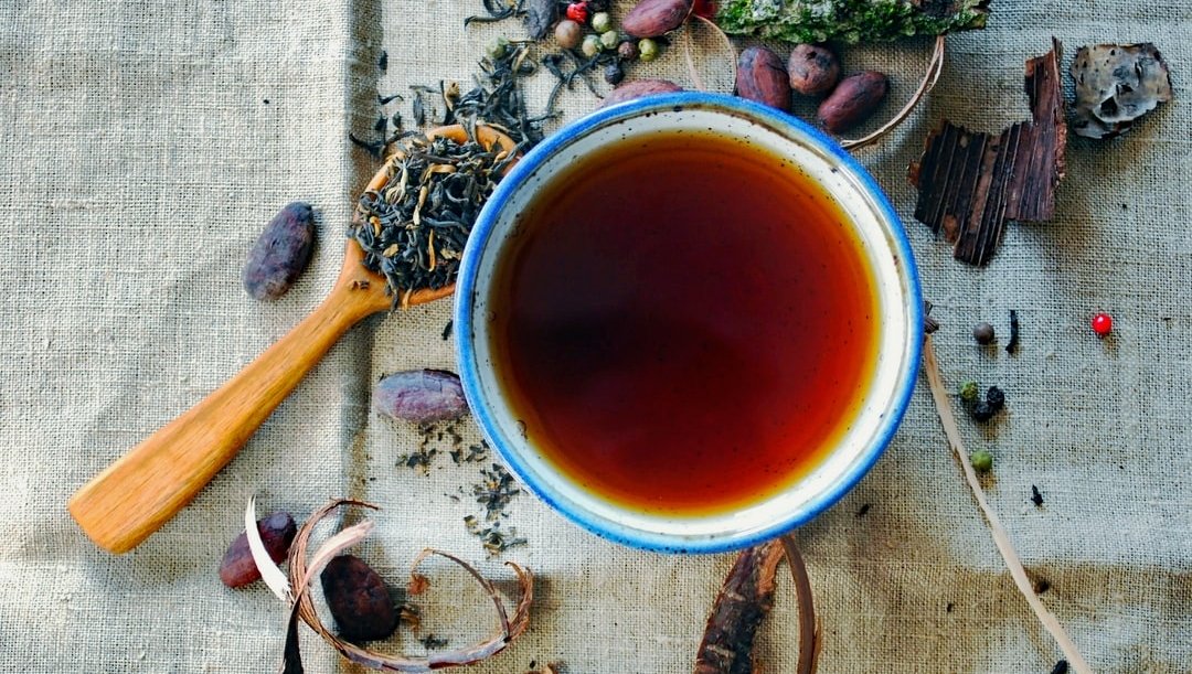 Somedays on Sundays, instead of cooking something delicious we'd rather kick back with a nice warm cuppa ☕

Oolong tea is on our agenda. What's your hot drink of choice today? ⬇️

#nodishrespect #drink #tea #oolongtea #oolong #herbaltea #sundayagenda