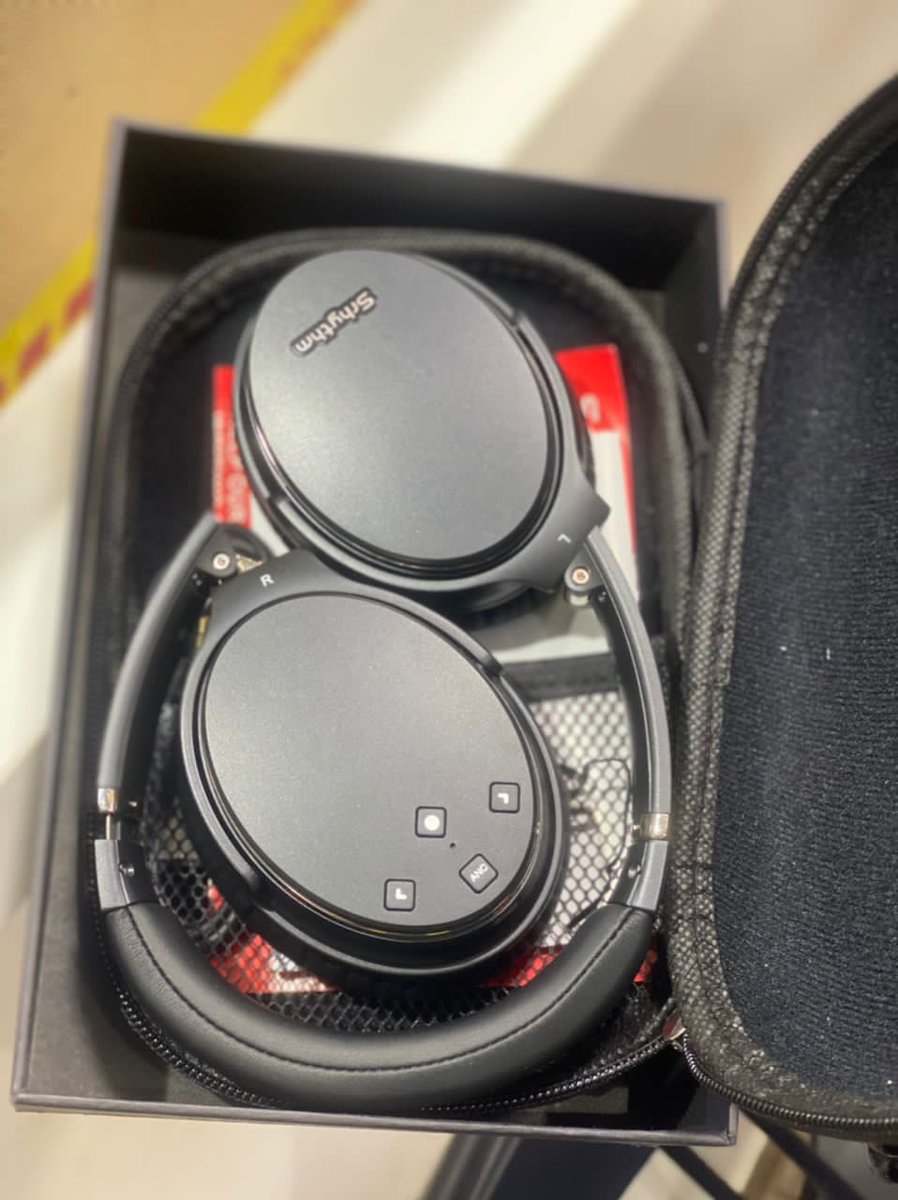 Kwame_Tsuca_1's tweet image. Brand new Srhythm headphones with active noice cancelling available for GHc350 only 
DM/call or WhatsApp 0244628416 and don’t forget to hit the retweet for me