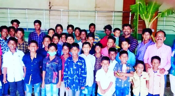 itzMersalsiva's tweet photo. திருப்பூர் #Tisso இல்ல குழந்தைகளின் விருப்பத்திற்கு ஏற்ப தியேட்டரில் @Siva_Kartikeyan நடித்த #Docor திரைப்படம் பார்க்க திருப்பூர் இனி ஒரு விதி செய்வோம் அமைப்பால் ஏற்பாடு செய்யப்பட்டது.
நீண்ட நாட்களுக்கு பிறகு படம் பார்த்த குழந்தைகள் மகிழ்ச்சி அடைந்தனர்❤ https://t.co/KEL5SnJoQb