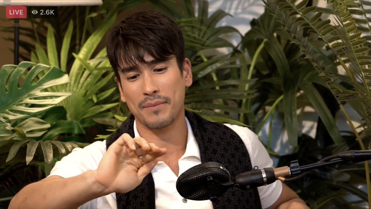 omgeeees's tweet photo. แหวนวงนี้พี่ญ่าทำให้ค้าบบบบ เป็นรูปแพะ ปีเกิดผมเองค้าบบบบ #คนอวดแฟนแมนได้ใจ #ณเดชน์ญาญ่า #nadechyaya #Liveณเรา https://t.co/BzcRZXGHXc