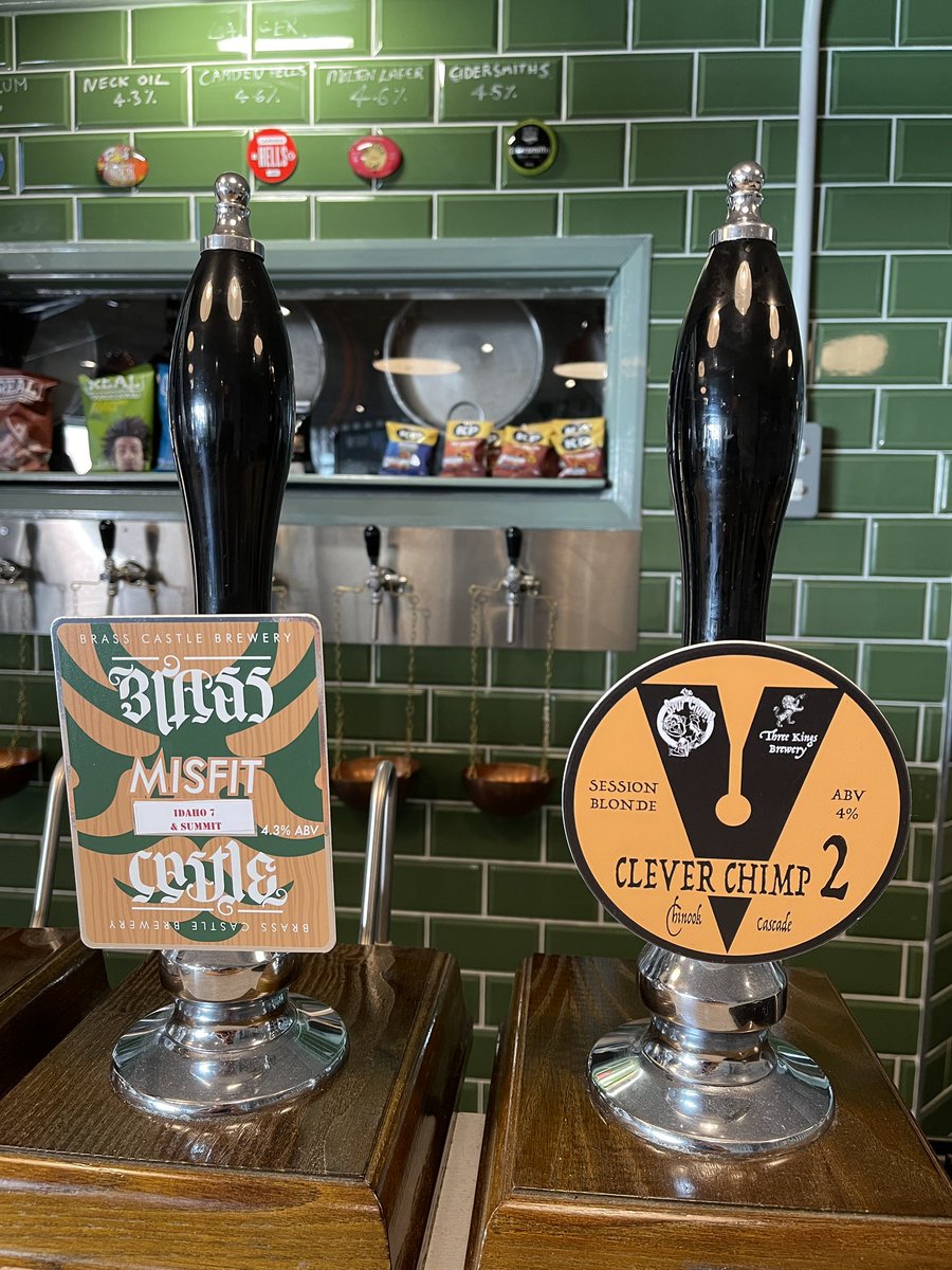 SplitChimp's tweet image. Pre match pint? The Split Chimp, open 12 til 8pm today. Real Ales, Lager, Ciders.