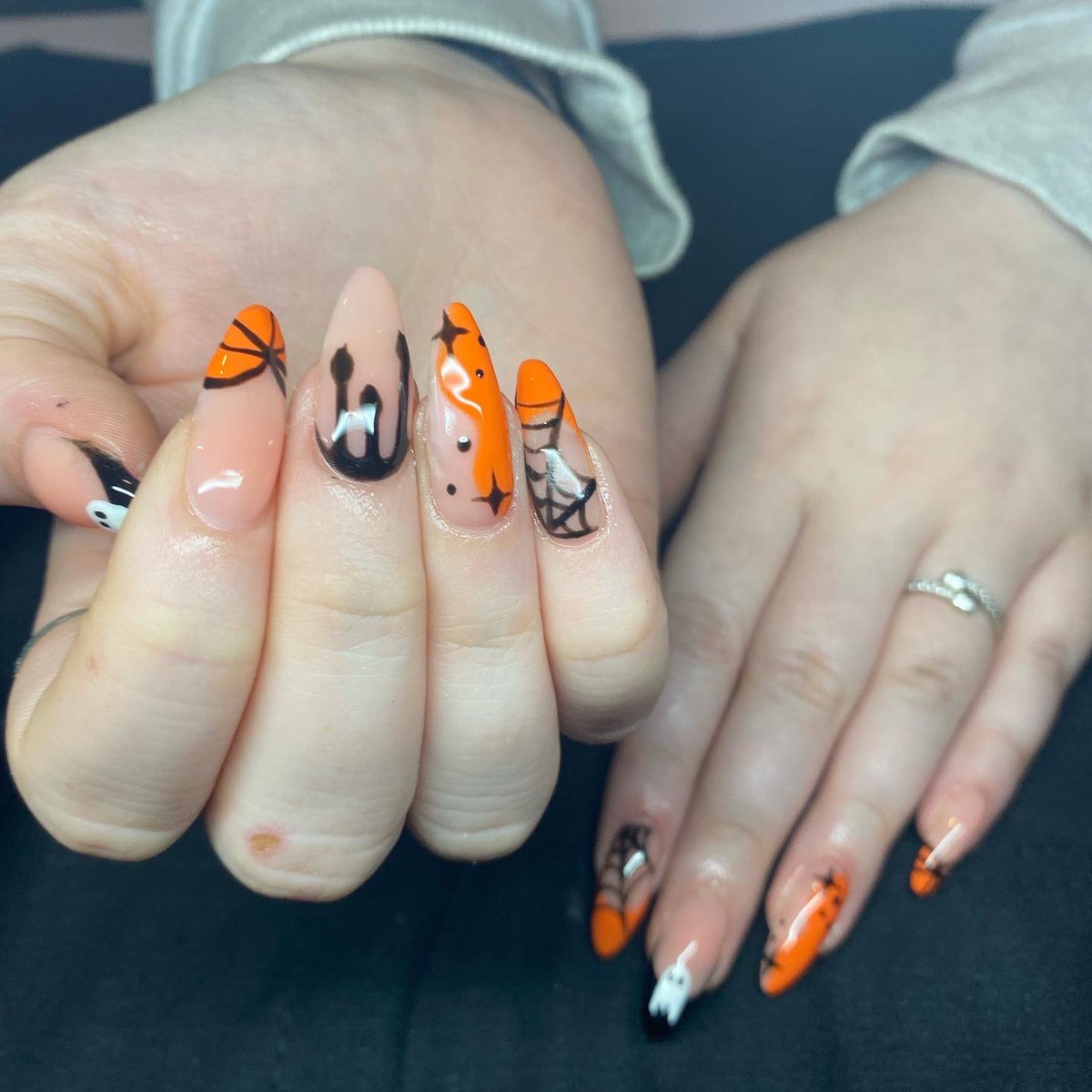 0low0's tweet image. Halloween Nails👻🎃 insta @ the.nailshed