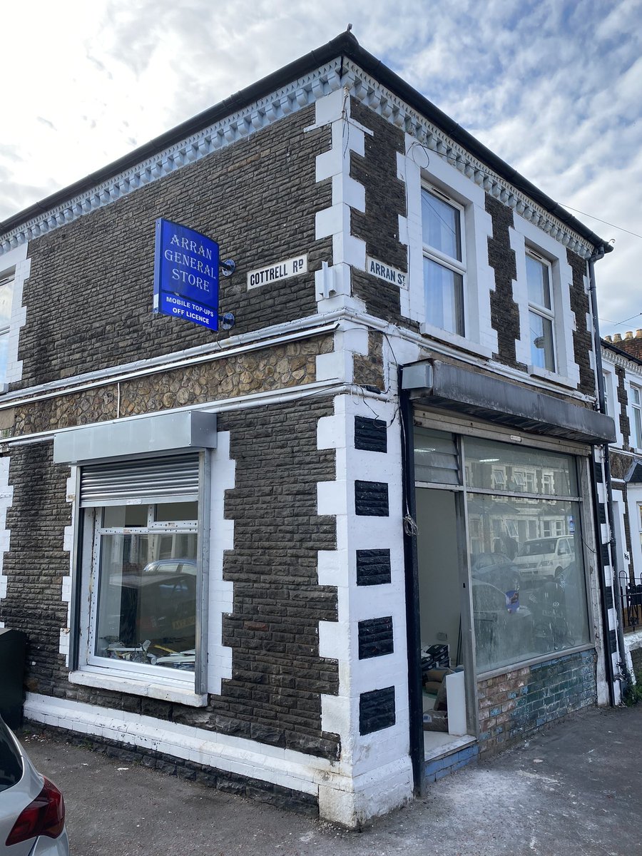 speedupdating's tweet photo. 👀 First time I’ve seen the shutters up at the corner shop on Cottrell Road/ Arran Street and… 

🥁 *drum roll* 
… it’s going to be trading again as a 💈 barber shop

#keepitRoath https://t.co/kHqNrsmf1H