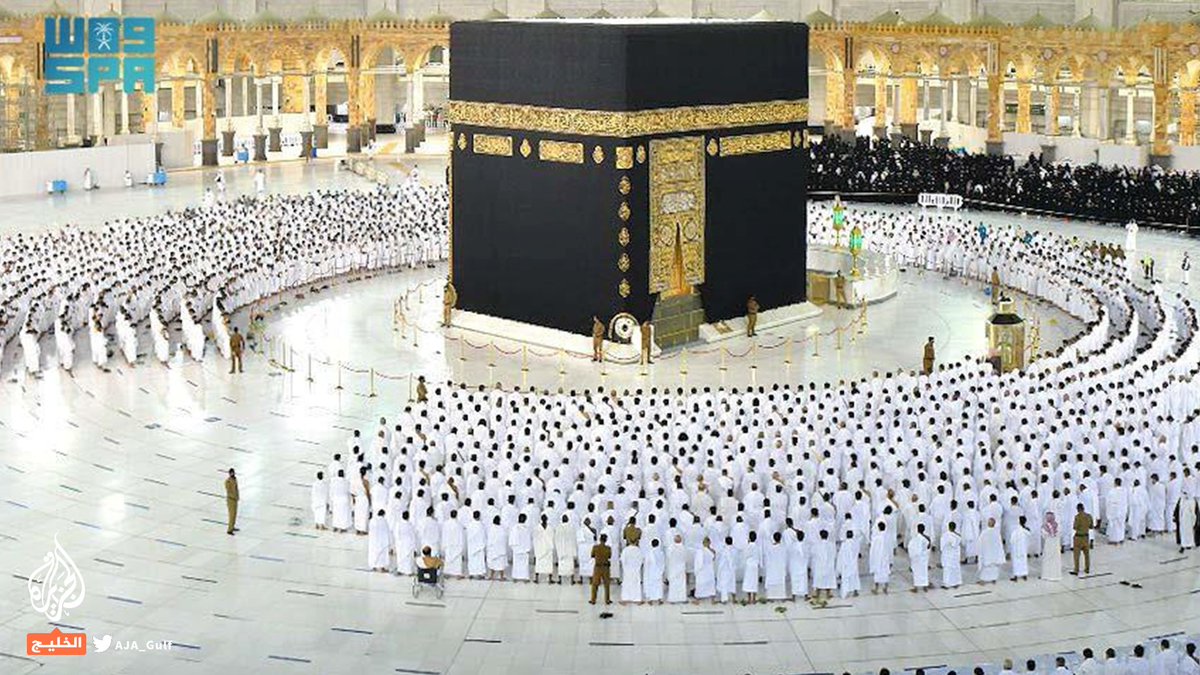 "أقيموا صفوفكم وسدوا الخلل".. أول صلاة بلا تباعد في الحرمين منذ عام ونصف