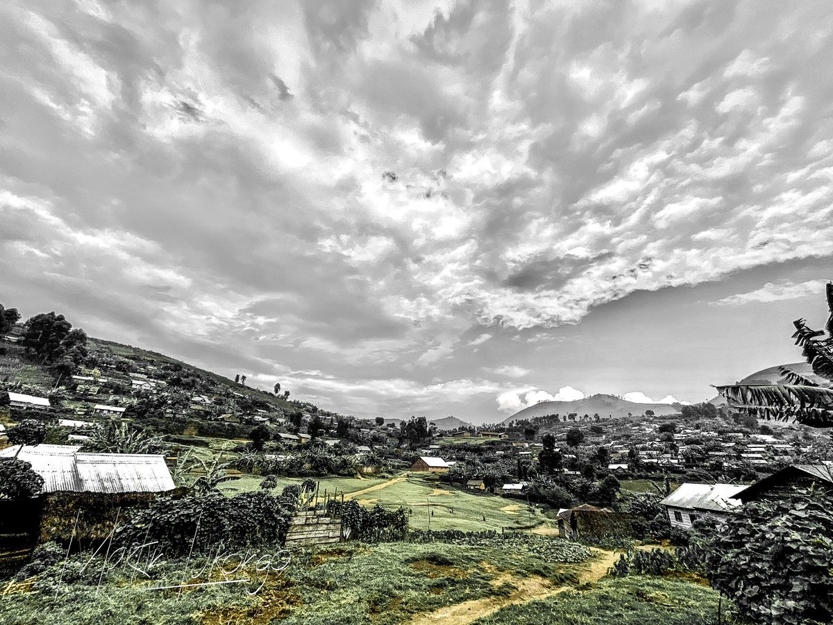 Martin_Lukongo's tweet photo. Le territoire de #Masisi comprend 2 #chefferies ; 2 #secteurs; 5 #cités ou grandes agglomérations. 104 villages.
_____________________________

#kazimbelemultimedia 
#PHOTOS #PhotoOfTheDay #photography  @ThePhotoHour @StormHour 
#sea #nature #twitternaturecommunity #Goma #kivu 🇨🇩 https://t.co/DOiCLBaf3D