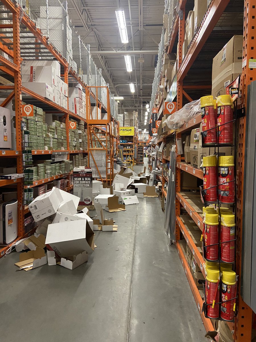 Sunday Morning Shenanigans!! Awesome Job Jesse!! See a hole, FILL a hole!! <a href="/Eduardothd6357/">Eduardo Chaves</a> <a href="/CrickettSurls/">Crickett Surls</a> <a href="/garydemarinis/">Gary DeMarinis</a> @RamonEstevez12