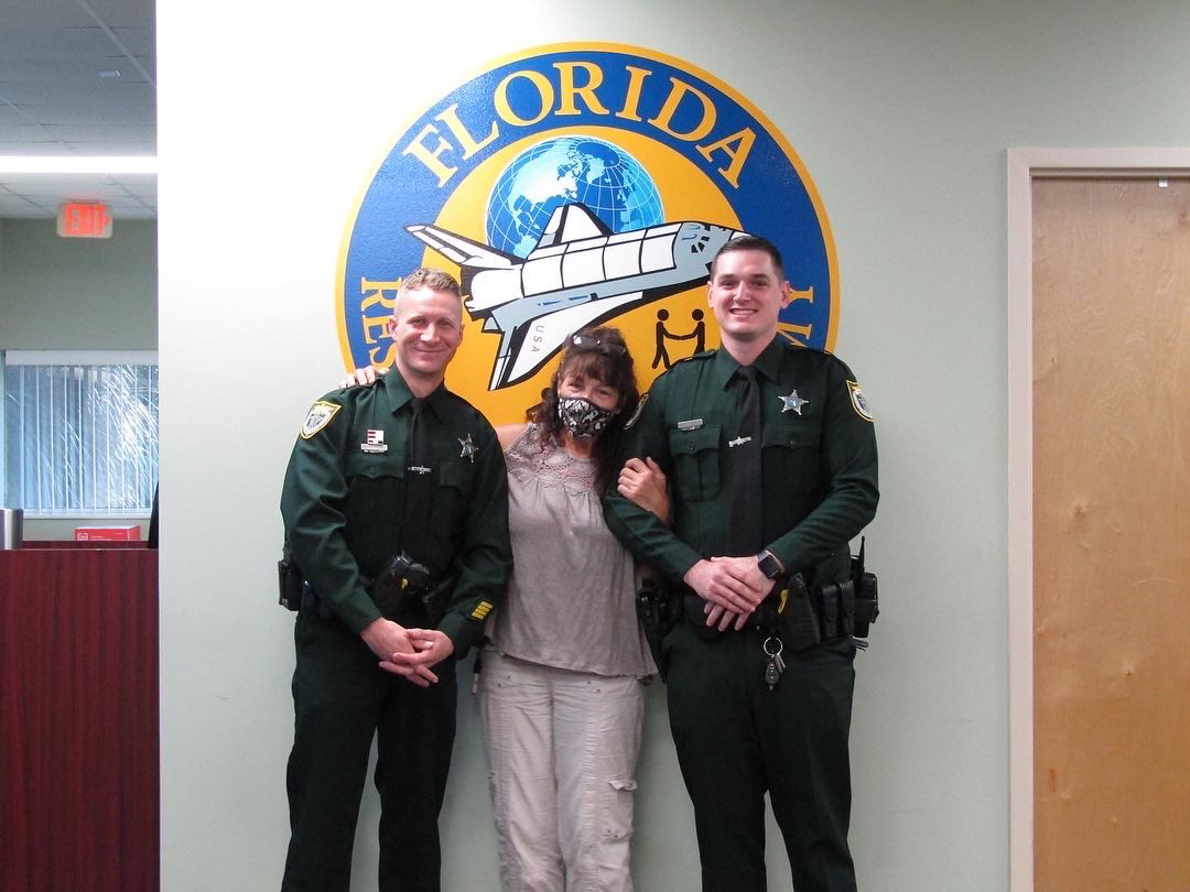 EMSOfficer's tweet image. Celebrating Sudden Cardiac Arrest Awareness Month by recognizing #BCFREMS crews, LEO &amp;amp; Emergency Vehicle Dispatcher for successfully resuscitating a cardiac arrest victim. SCA survivor &amp;amp; family members were also present. #HPCPR #ohca #EMS #Leader #ItTakesAVillage #CrushingSCA