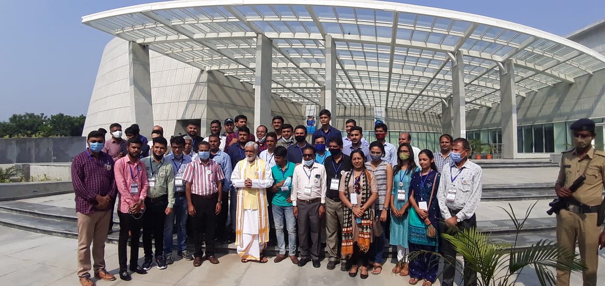 InfoGujcost's tweet photo. #GUJCOST has initiated an outreach program jointly with #ClimateChangeDept #Gujarat to orient #children & citizen at large.
The team had a brief meeting with Shri Ashwini Kumar Choubey, Hon'ble Minister @moefcc at #ScienceCity recently & connecting #climatescience to #community. https://t.co/lAcgkcHQ4A