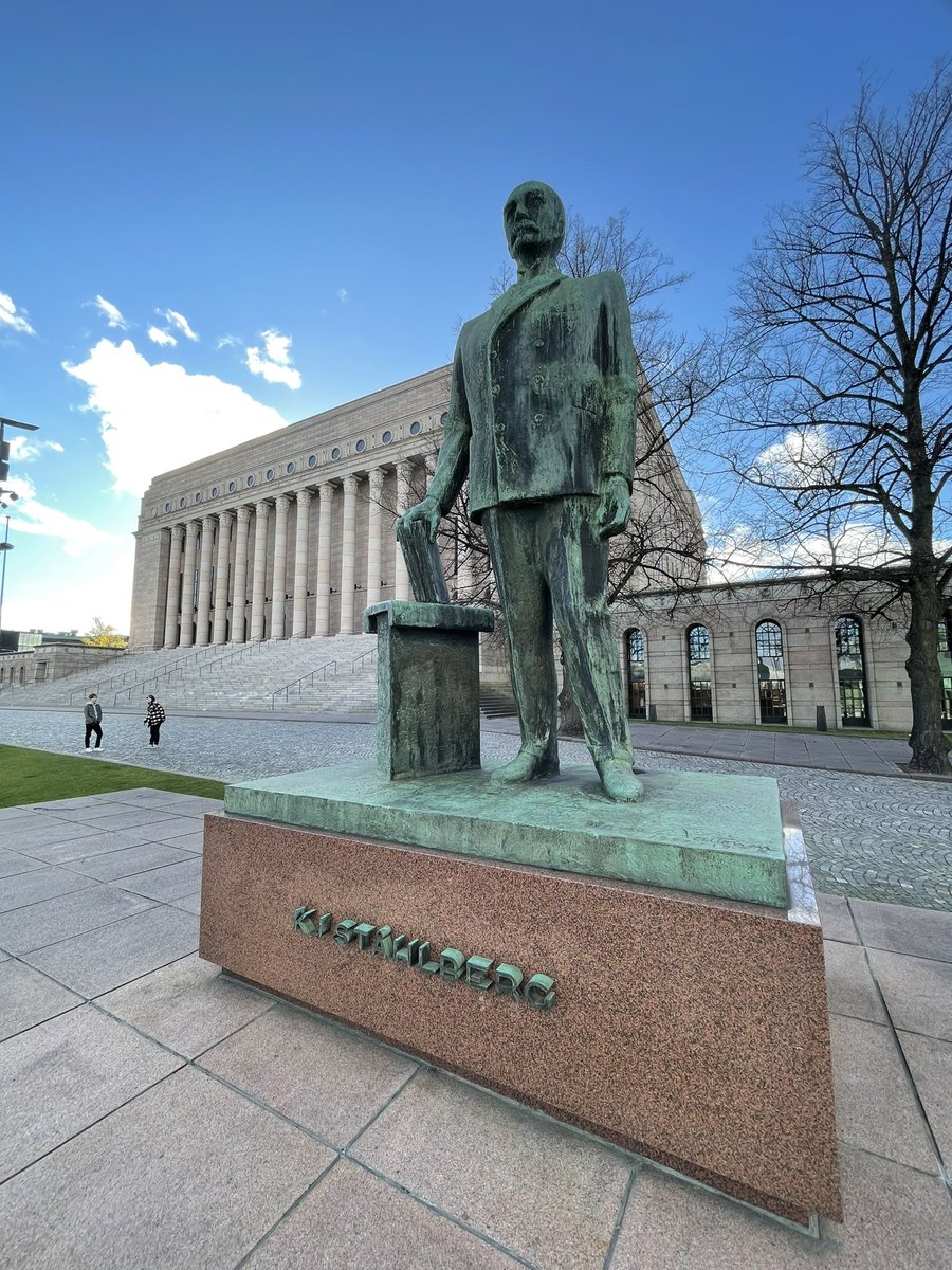 RT @FromMikes: Statue of the first President of Finland. In from of the Parliament Building in Helsinki. https://t.co/7yl8fbZ7vi