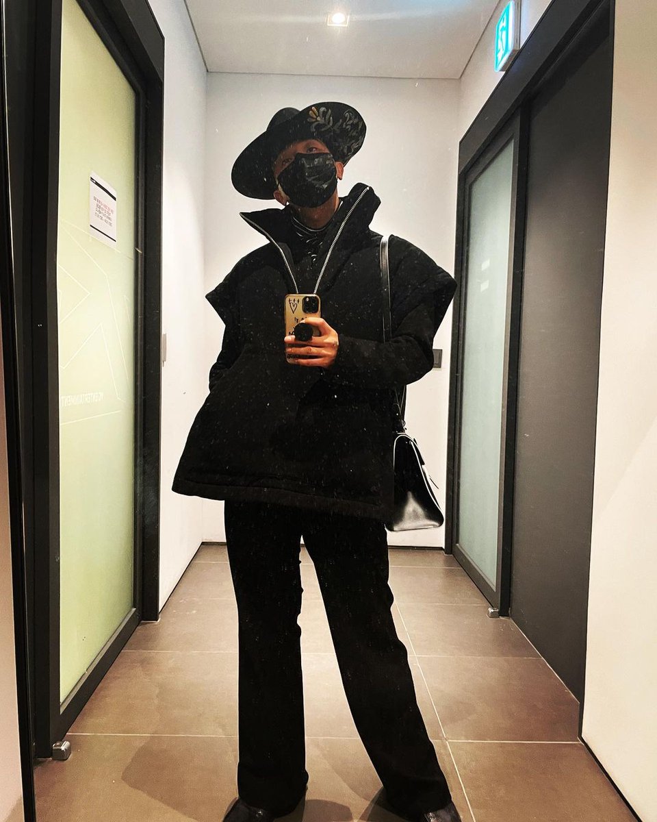 JustMINOBrazil's tweet photo. | #MINOGRAM | 17.10.21 - Atualização do #MINO 

→ https://t.co/qBxHUjahGb 

- Ai ai esse homem 🥵- 
[위너 송민호 #송민호 @official_mino_ @yginnercircle] https://t.co/ACFnkssbTK