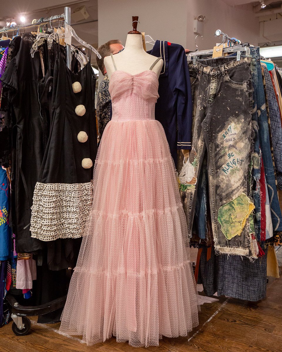 We can’t wait to see you in less than 2 weeks! Link for tickets right here: mamhattanvintage.com Oct 29-30. 80 incredible exhibitors with 100 years of fall fashion….🧡🤍