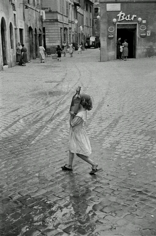 María on Twitter: "Rome, 1952 Henri Cartier-Bresson https://t.co/7KsOnaTbkU" / Twitter