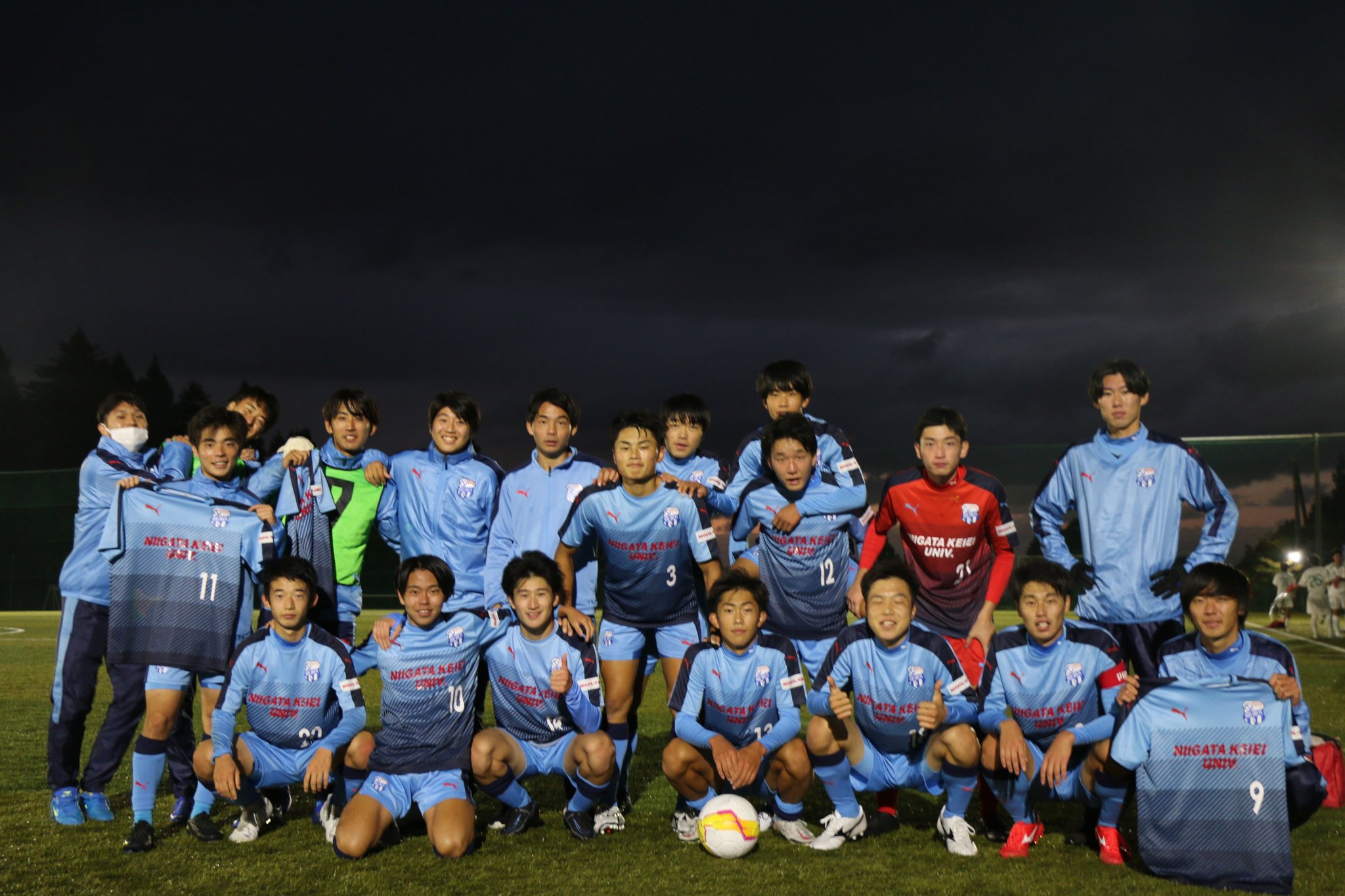 新潟経営大学サッカー部 A3 新潟経営大学b 試合速報 Iリーグ 信越地区 日程 10月17日 15 30kick Off 対戦相手 新潟大学 会場 経大フィード 後半kickoff 新潟経営大学 新潟経営大学サッカー部 T Co 4cmclcff8u Twitter