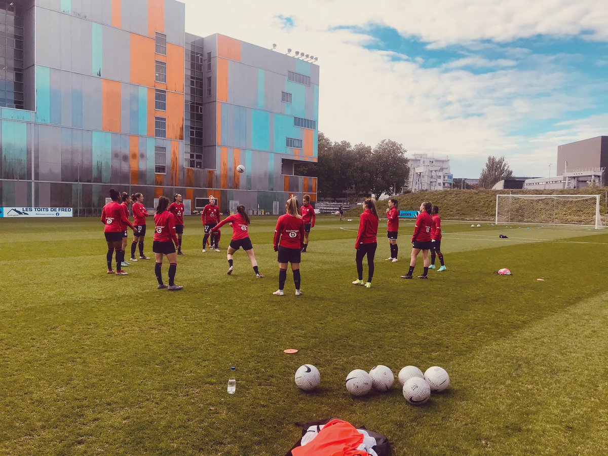 ✅ Le 1️⃣1️⃣ du <a href="/losclive/">LOSC</a> 👉 Launay - Nollet, Devleesschauwer (cap), Polito, Ollivier - Demeyere, Bamenga, Paprzycki - Pierel, Azzaro, Boucly

Banc 👉 Moitrel, Mouchon, Elisor, Fremaux, Bogaert #FCNLOSC