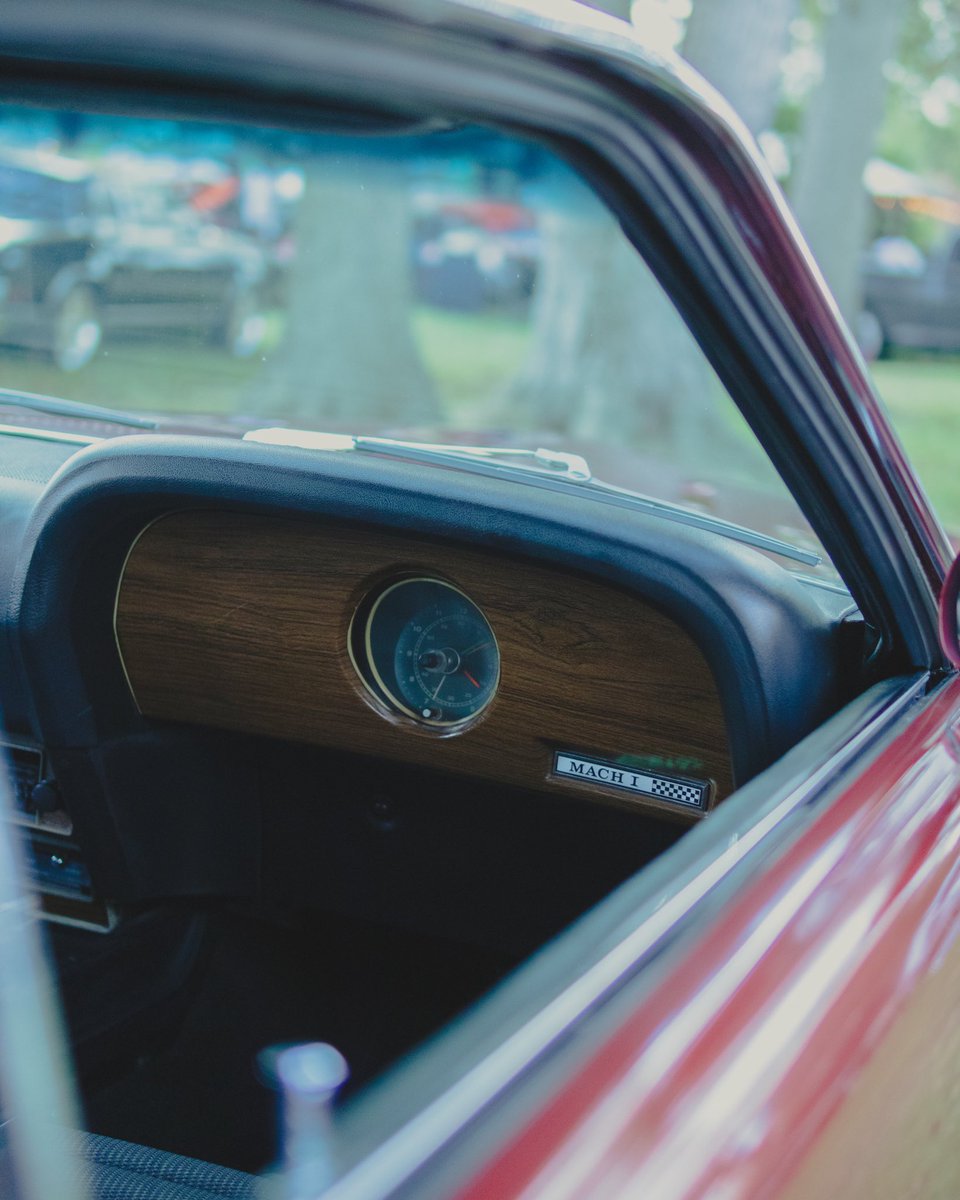 june2k_'s tweet photo. Wood grain dashes never get old https://t.co/rlTxB5ViCN