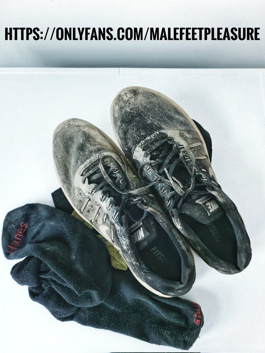 MaleFeetPleasu1's tweet photo. Wanna see the big hairy sweaty feet that spent all day in these stinky socks and filthy sneaks? Come to my Onlyfans and drool! Just $7 for a month sub! #malesneaks #gaysneakers #smellyshoes @AlphaGodz_RT @Rtsub_Jmoore @sneakerboy86 @rt_slave_ma @fagRTdom @Retweet4Masters https://t.co/doWOIbXK7x
