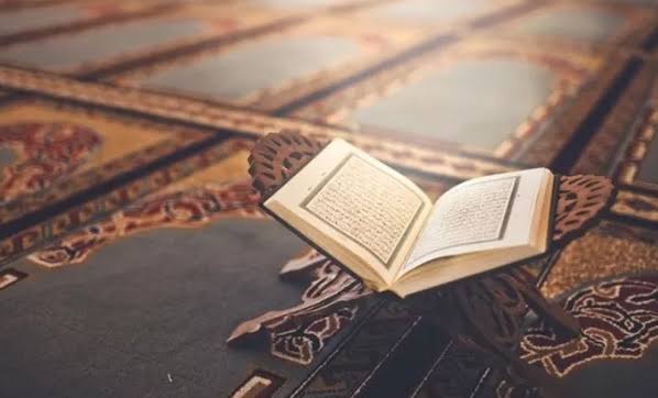 Konsun yine pervazlara Güvercinler; "Hû hû"lara karışsın Âminler.. Mübarek akşamdır; Gelin ey Fâtiha’lar, Yâsin’ler! 

Yaratılmışların en şereflisi Peygamber Efendimiz (s.a.v) 'in doğum günüdür🌹 Kandilimiz mübarek olsun🙏
#MevlidKandili