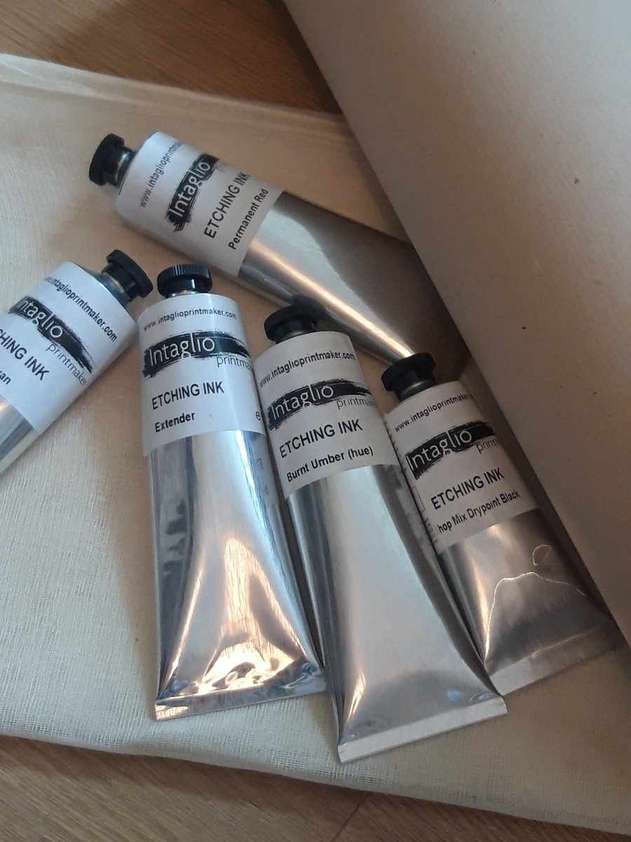 ShellyBerryUK's tweet photo. My haul from @intaglioprint - now I just need to get my butt down to @Inky_Cuttlefish do do a bit of #collograph #printing 👩‍🎨
#printmaking #prints #collography #art #artist https://t.co/C1RvYufaSa