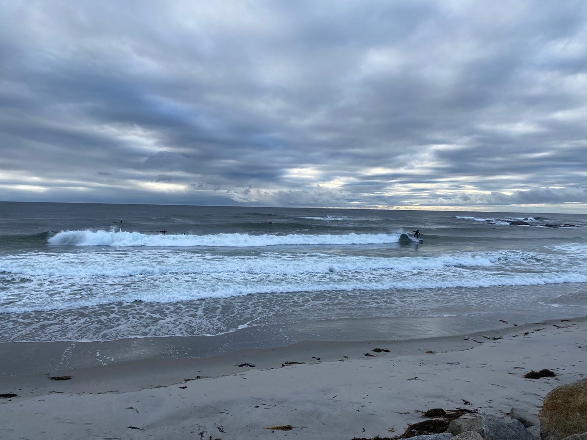 timkenslea's tweet photo. Paddled out 15 minutes before sunrise. ~50 surfers in the water in mid-October. Love to see it. https://t.co/JGH9JuuZnY