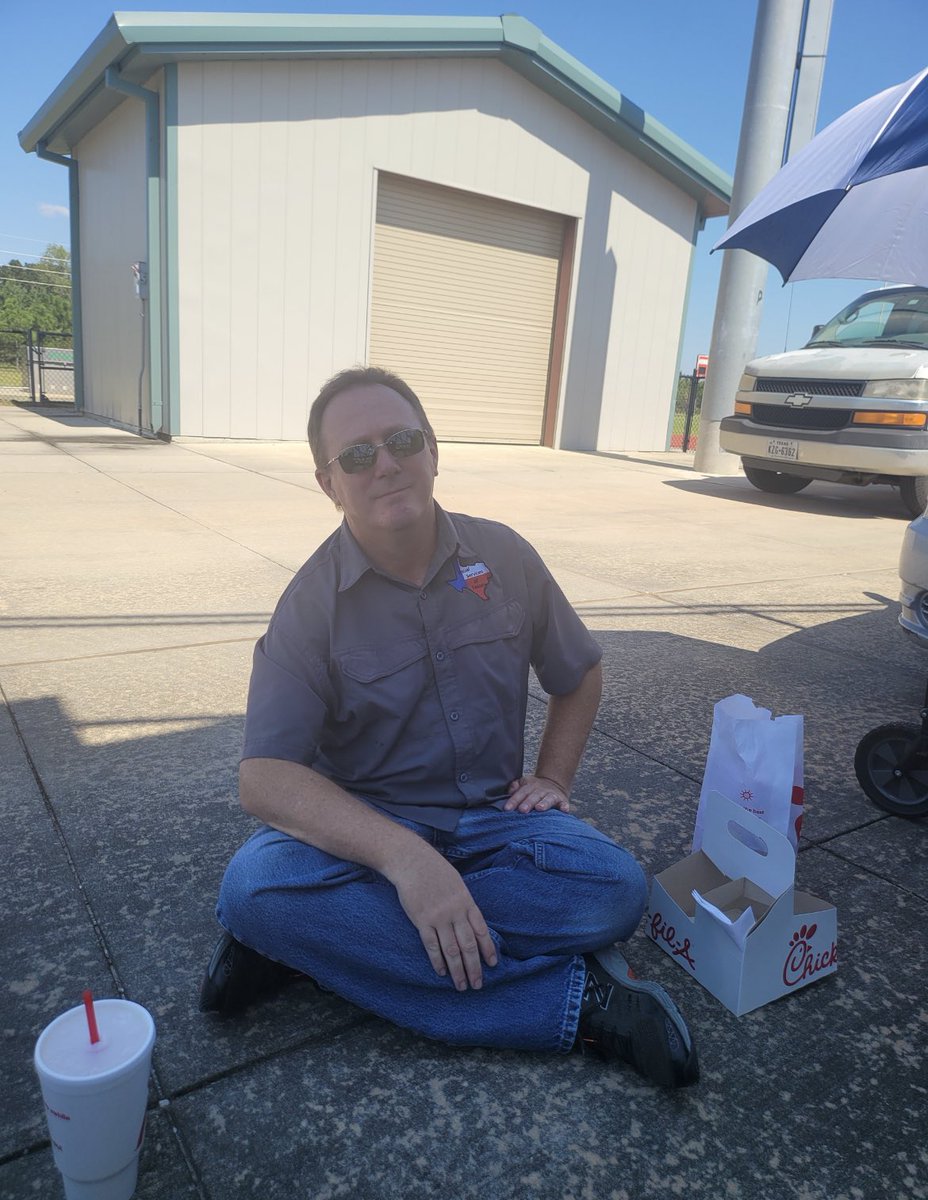 visualservoftx tweet picture