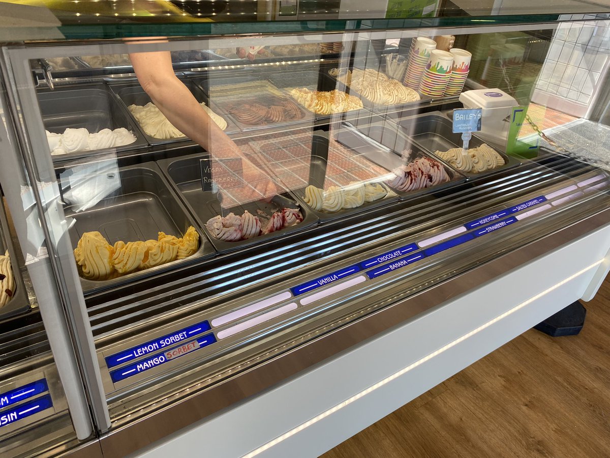 Not to forget our amazing ice cream parlours  #fontsunday <a href="/DesignMuseum/">the Design Museum</a> <a href="/jburnsdesign/">Justin Burns</a> #Eastbourne