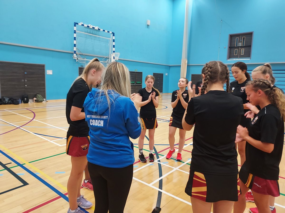 Katrina Asquith (@asquithkatrina) on Twitter photo <a href="/RastrickSports/">Rastrick Sports</a> <a href="/NetballGiants/">HuddersfieldGiantsNetball</a> U16s including RHS Y11 pupils @rubyasquith_xx & <a href="/madisonbox346/">Madison Box</a> showing their respect for Elaine Douris (Garratt) with a minute applause before their local derby match against Yorkshire Terriers. Final score Hudds Giants 39 Yorkshire Terriers 23 🏐 <a href="/RastrickSports/">Rastrick Sports</a> <a href="/NetballGiants/">HuddersfieldGiantsNetball</a> U16s including RHS Y11 pupils @rubyasquith_xx & <a href="/madisonbox346/">Madison Box</a> showing their respect for Elaine Douris (Garratt) with a minute applause before their local derby match against Yorkshire Terriers. Final score Hudds Giants 39 Yorkshire Terriers 23 🏐