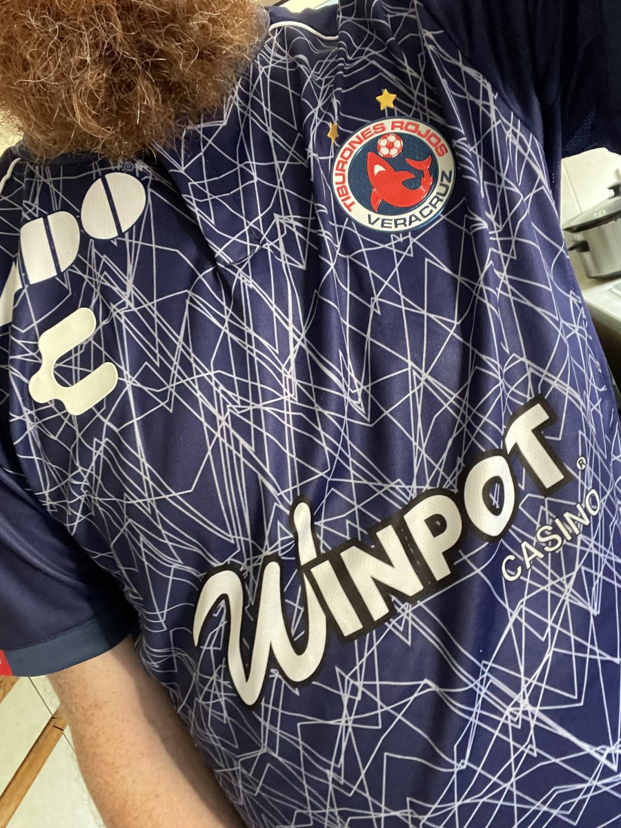 Todays shirt offering is….. Veracruz by @CharlyFutbol new purchase from @cultkits 👌🏻 @Robbiebond77 #shirtaday