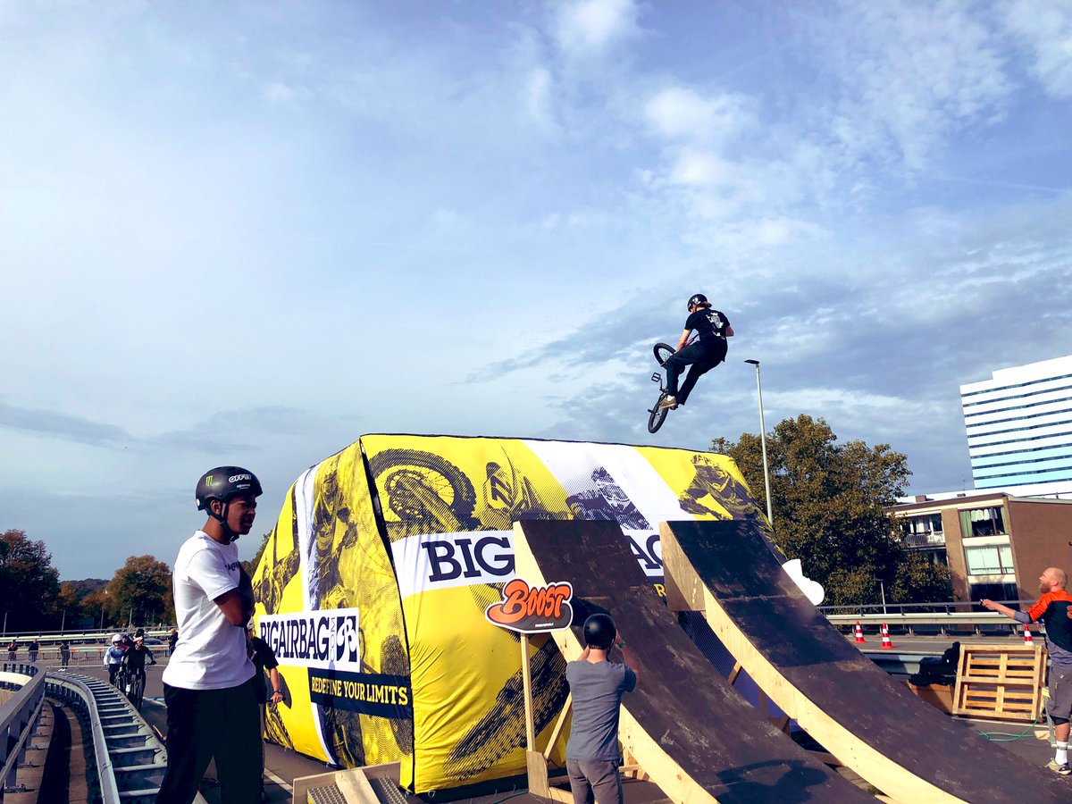 Touché Sportmarketing (@touchesportnl) on Twitter photo 🥎✋| Urban festival in Arnhem met een mooie glansrol voor de Baseball5 City Tour powered by <a href="/BlackBananasNL/">Black Bananas</a>. ⚡️🌆
#fanvanfans 🥎✋| Urban festival in Arnhem met een mooie glansrol voor de Baseball5 City Tour powered by <a href="/BlackBananasNL/">Black Bananas</a>. ⚡️🌆
#fanvanfans