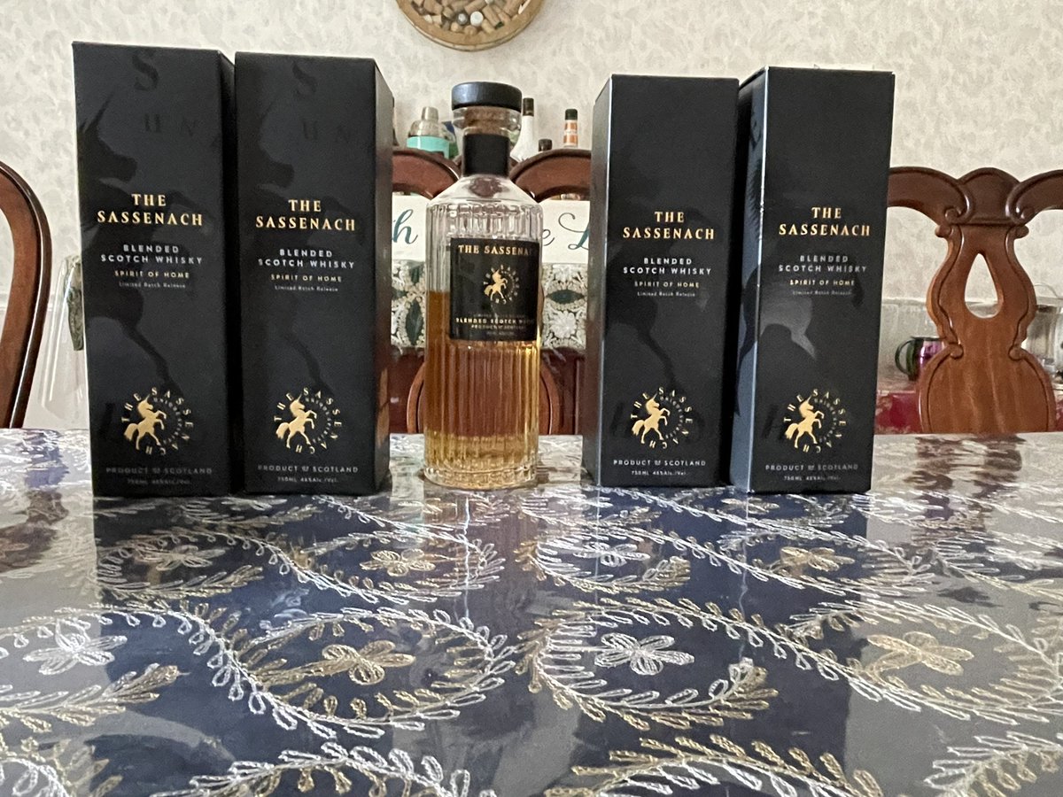 shyeates's tweet photo. Debating whether to be selfish and keep these all to myself or gift one or two of them to my other whisky drinking friends. It’s so good I’m not sure I want to share! 😂🥃😂 @SamHeughan @SassenachSpirit https://t.co/xGZhJ9d8AM
