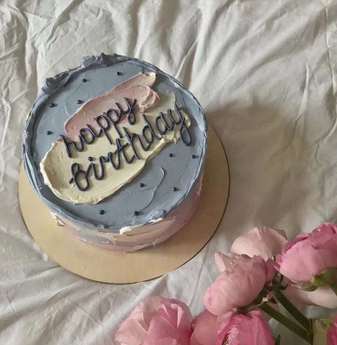 ✨ Pastel de cumpleaños.

    ➵ Dᥱ: SCØTT 
   ➵ Pᥲrᥲ: <a href="/autumnEPlPHANY/">Dayami; no está.</a> 

❛ Feliz cumpleaños chiqui, te amo hoy y siempre, gracias por siempre estar para mi y ser increíble, te amo. ❜