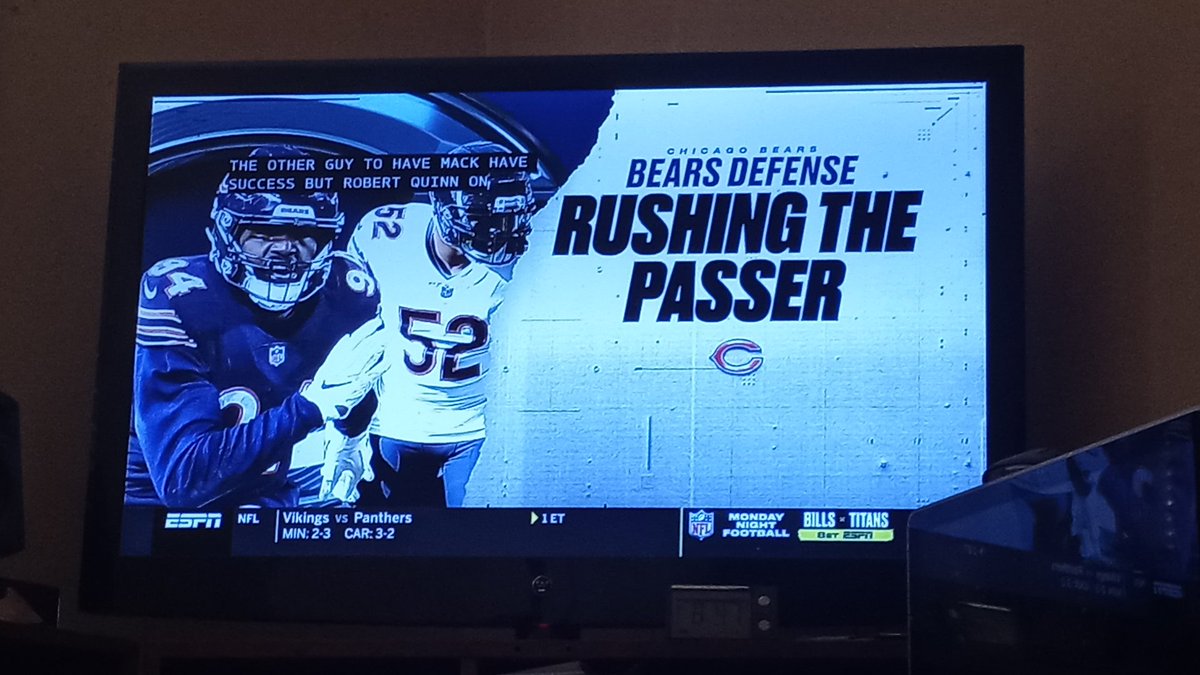 ak2webd3's tweet photo. @WestSportsPT I didnt finish my pick b4  #Bears 'll win #TheChicagoWay if they play #WinterIsComing #BlackAndBruiseBrothers #HammerAndNails &amp; @Ryannall34 Ball=#PressTheEdge,#PoundTheRock,#RPO=#MovethePocket, #ThrowDeep &amp; #KillAKnat w/a #SledgeHammer! by 10. @danorlovsky7 @CoachWannstedt https://t.co/qxYEDOHPwa