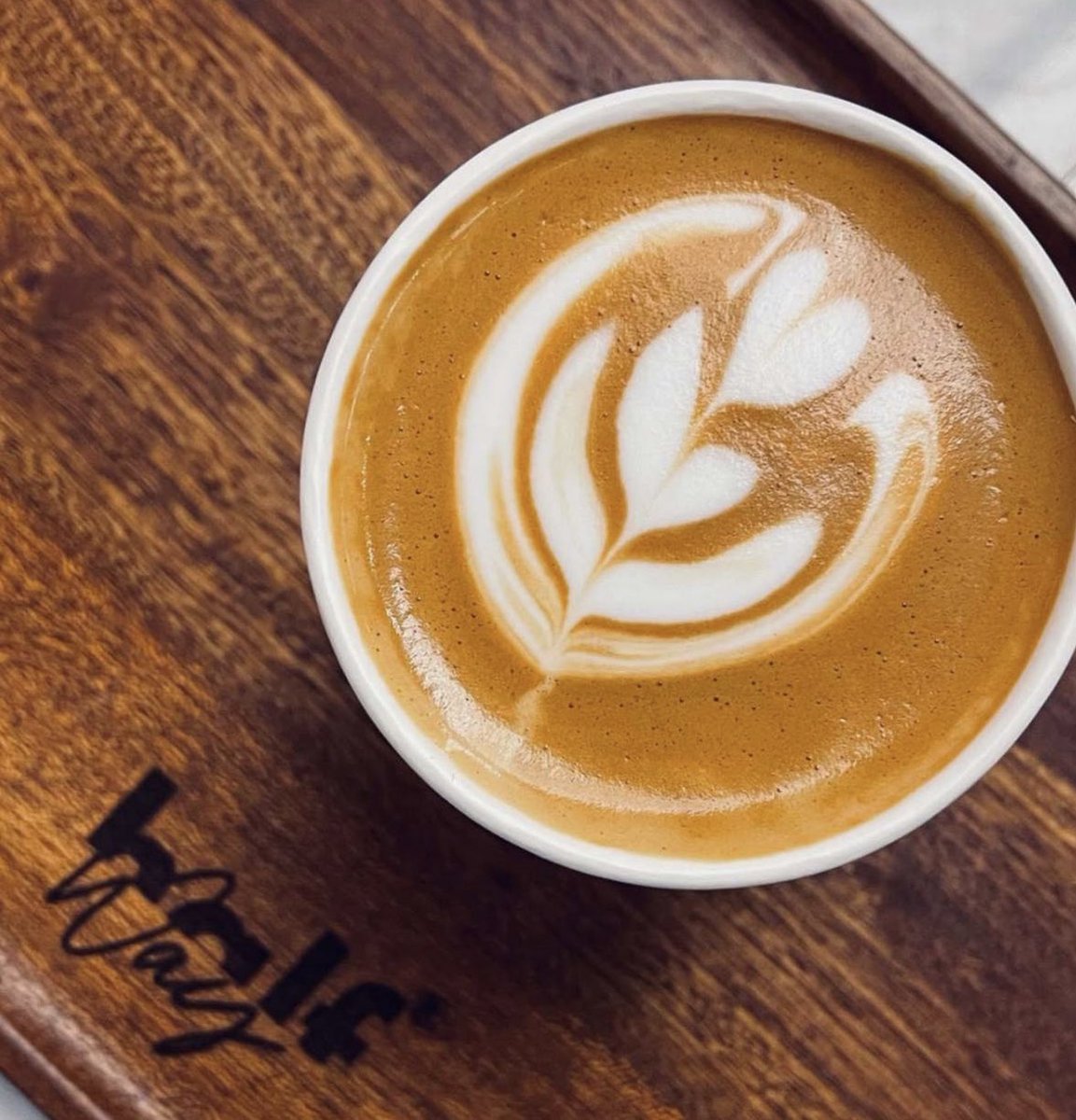 Halfwaycafe_sa's tweet photo. قهوتنا في هاف واي لها سحر خارق،
تبطل تعويذات الوحدة والإرهاق والغياب. https://t.co/W49JHGFI4b