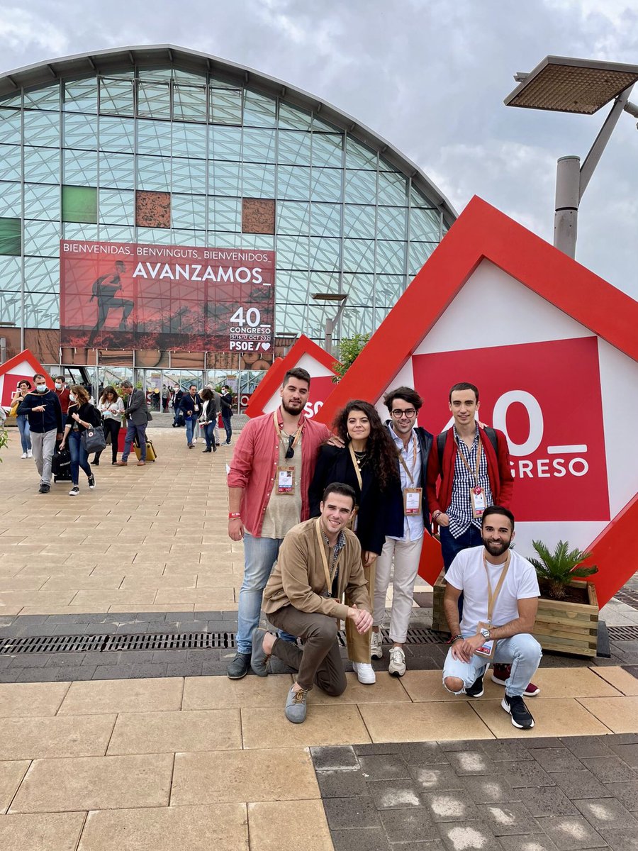 JSMCentro's tweet photo. 🌹40 CONGRESO FEDERAL🌹

Finde fantástico con compis de todas las federaciones, debatiendo y aprendiendo rodeados de referentes ✊🏽🌹 https://t.co/coeSEjVgHB