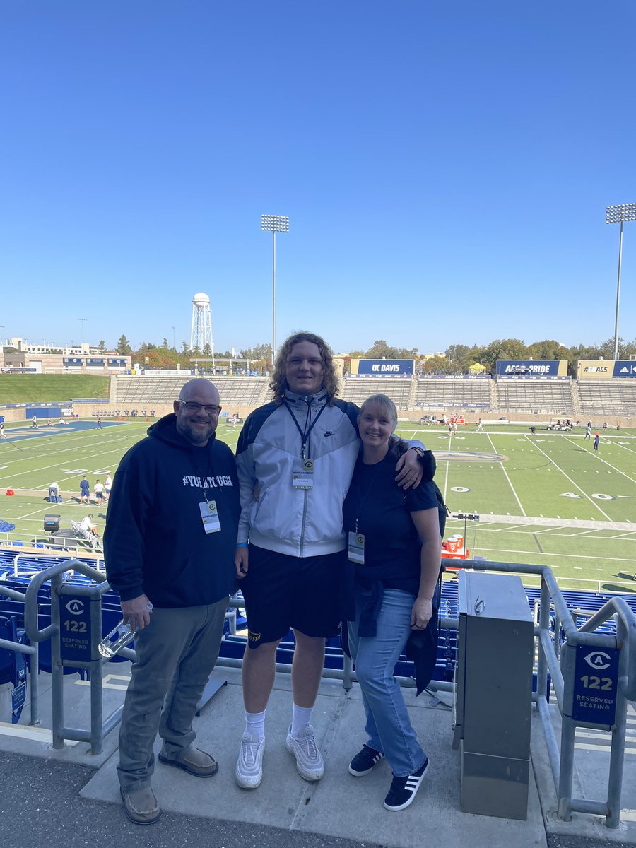 NoahDunham's tweet photo. Thanks @UCDfootball for having me and my family at the game. GO AGGIES! @MarkSpeckman @grind_30 @yubacityFB @mcody83 https://t.co/YtrIjoPFSX