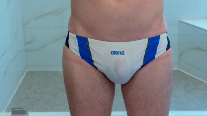 my new arena suit #speedobulge #SPEEDO https://t.co/IXG26wq7oK<a href="/tag/speedobulge"class="tags">#speedobulge</a><a href="/tag/speedo"class="tags">#SPEEDO</a>