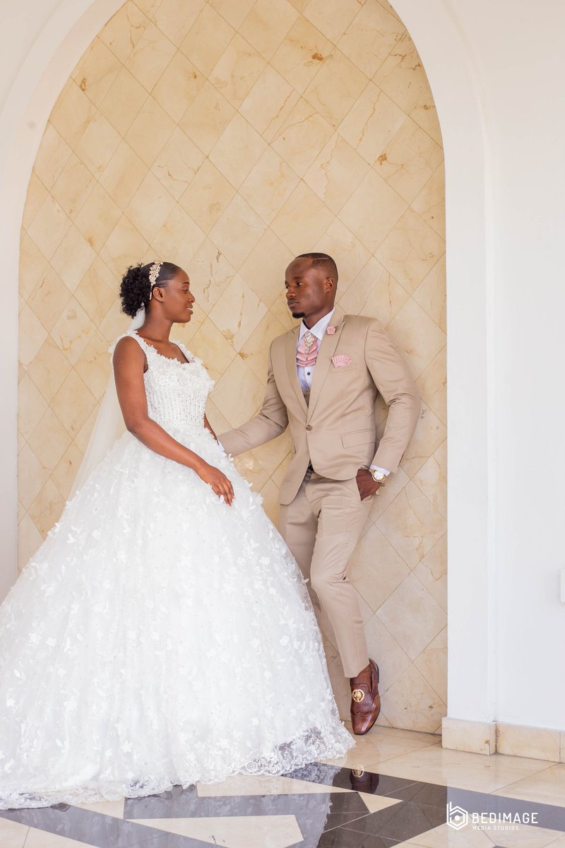 bedimage's tweet photo. “Le mariage c’est la volonté à deux de créer l’unique.”
Friedrich Nietzsche

#weddinginspiration #weddingphotography #weddingideas #weddingdress #bridalmakeup #bride #groom #love #amour #weddinghaitian #photoshoot #photography  
📧 bedimage@gmail.com 
☎️3201 7799 4736 3892 https://t.co/FH4yzaU0Y6