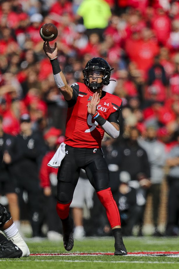 PFF_College's tweet photo. Cincinnati is officially the #2 team in the country

Their highest-ranking ever. https://t.co/gVDlCwz93N