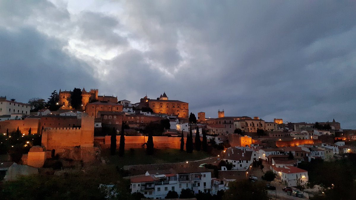 Silvia_6's tweet photo. Lo mejor de irse es volver.

Cáceres. https://t.co/vENVZmPurv