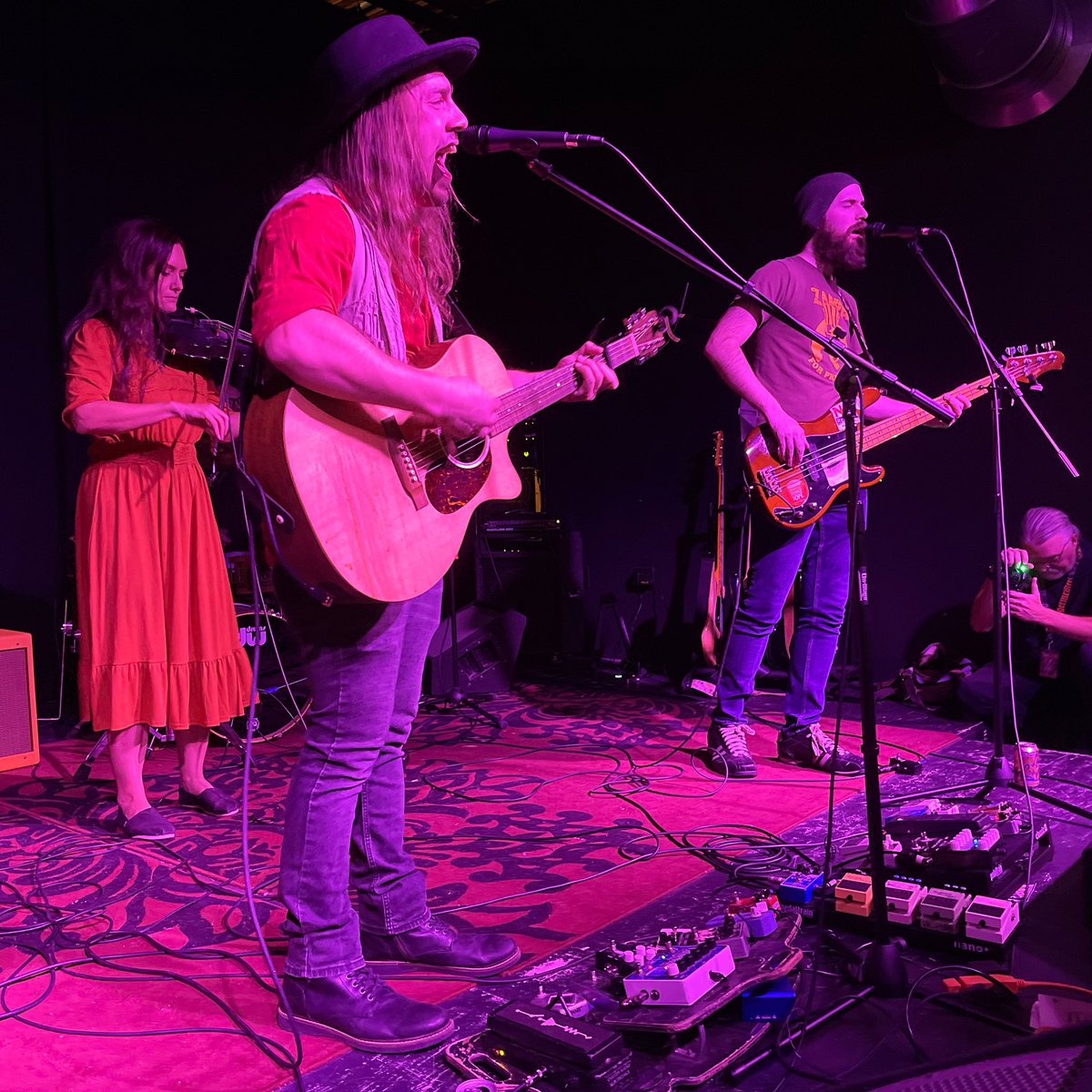 SBCtheCellar's tweet image. Cellar Jam with Justin Larkin is a GO tonight! 🕺🏼

Great live music, delicious grub, and craft cocktails - everything you need to spook away the Sunday scaries! 

Sign ups start at 6pm, music around 7pm. 

#livemusic #openmic #downtownspringfield